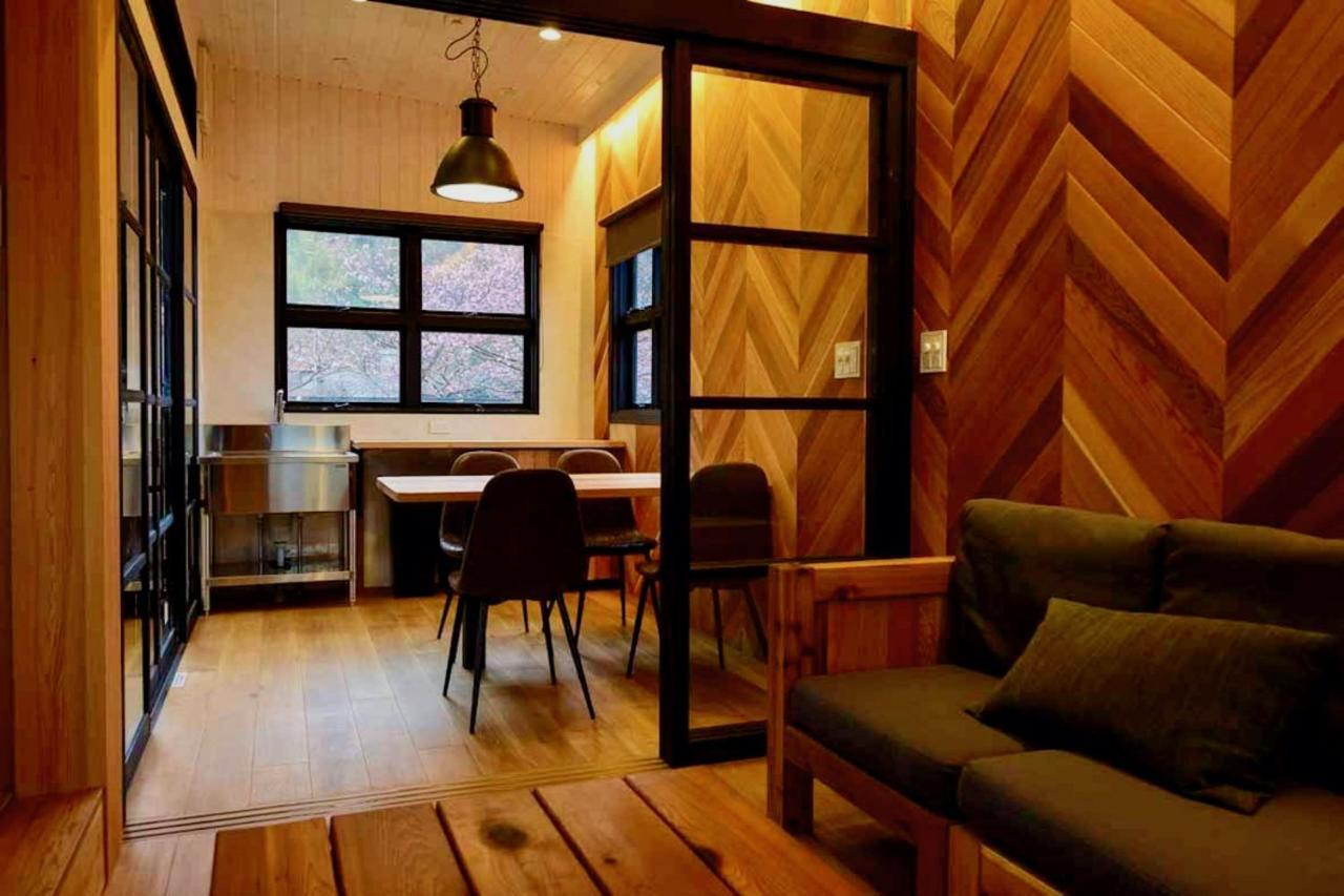 Tiny Base The River House & Trailer คาวาสึ ภายนอก รูปภาพ